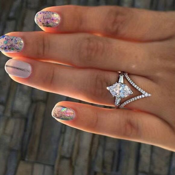 V-Shape Cubic Zirconia Decor Ring Water Drop Inverted Triangle Ring - Picture 3 of 5